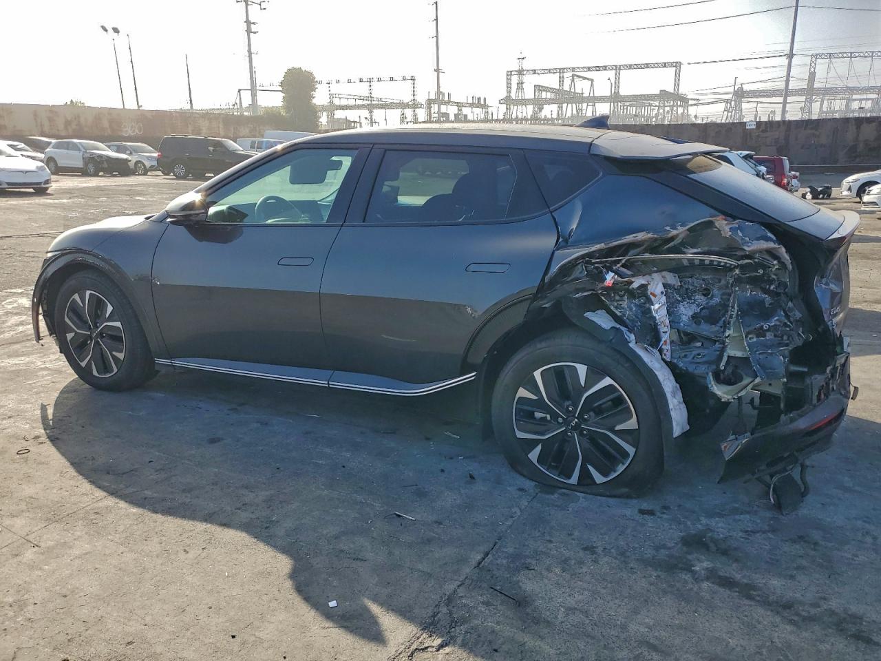 2024 KIA EV6 LIGHT photo 2
