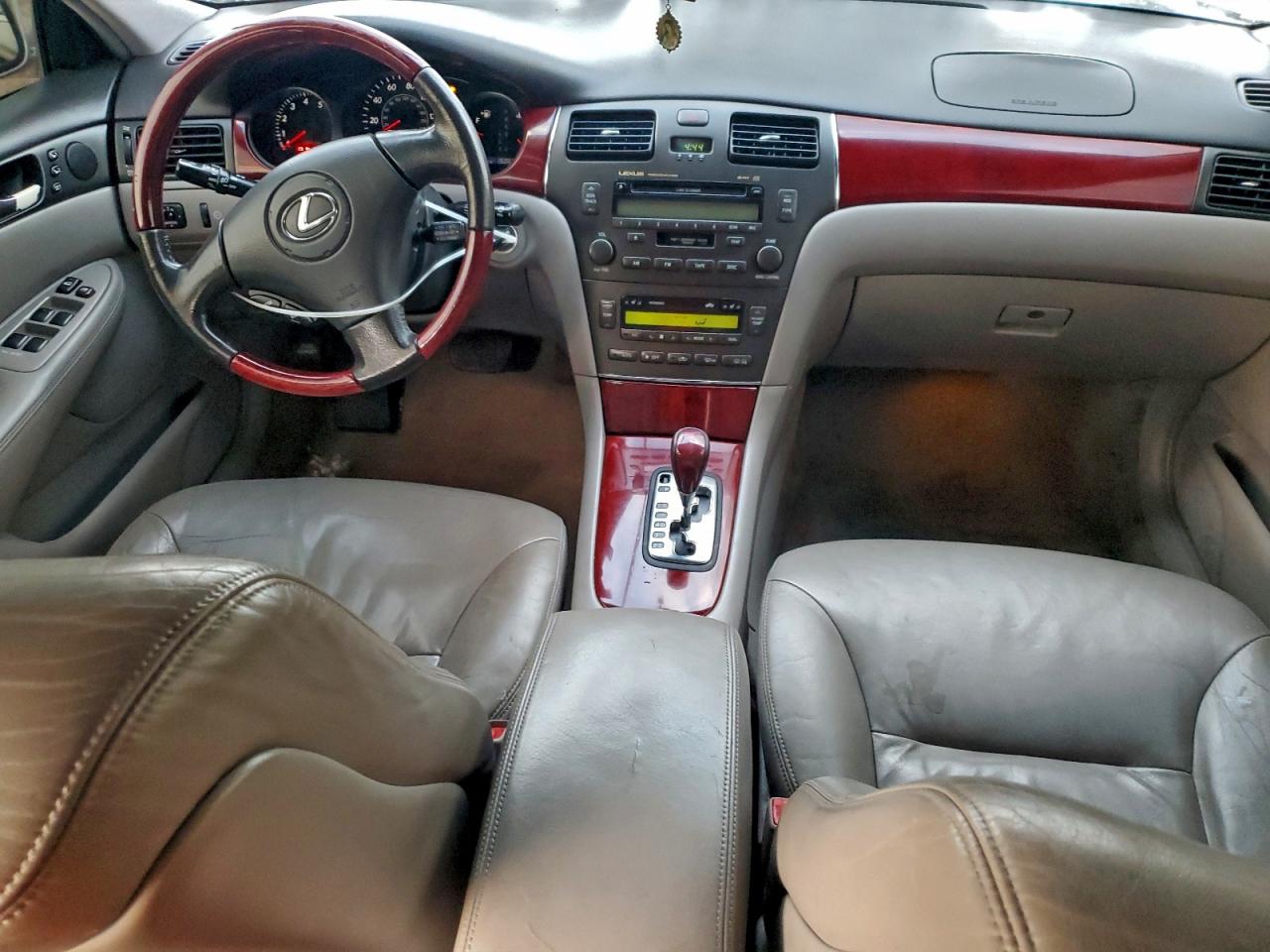 2002 LEXUS ES 300 photo 8