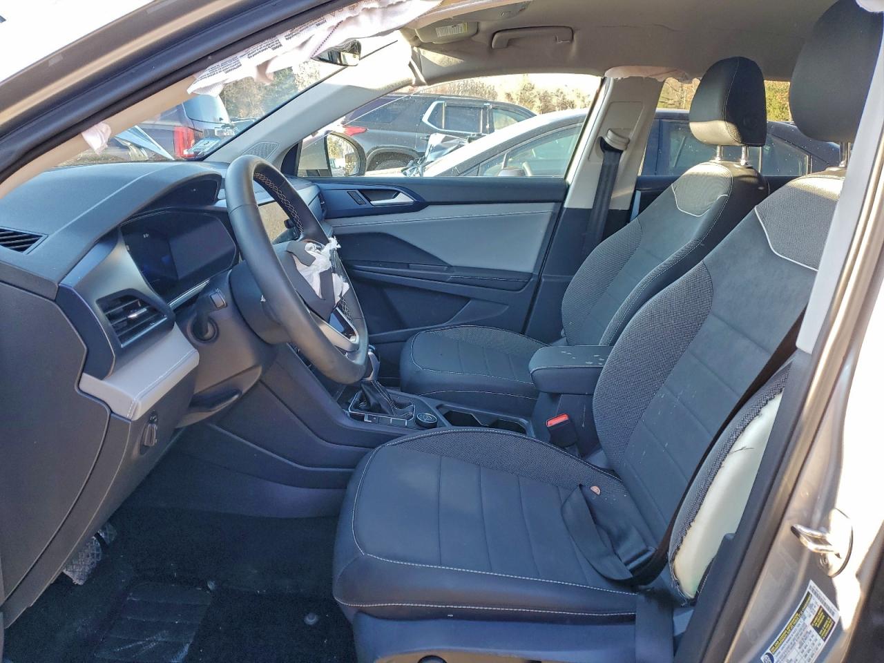 2024 VOLKSWAGEN TAOS SE photo 7