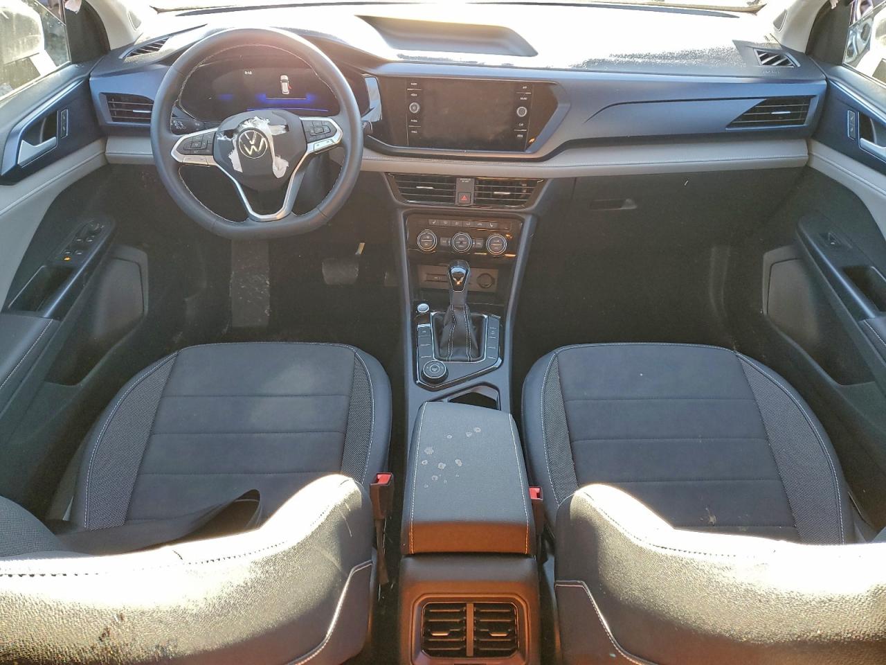 2024 VOLKSWAGEN TAOS SE photo 8