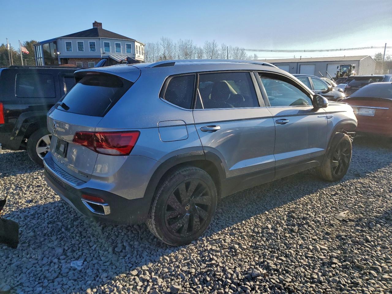 2024 VOLKSWAGEN TAOS SE photo 3