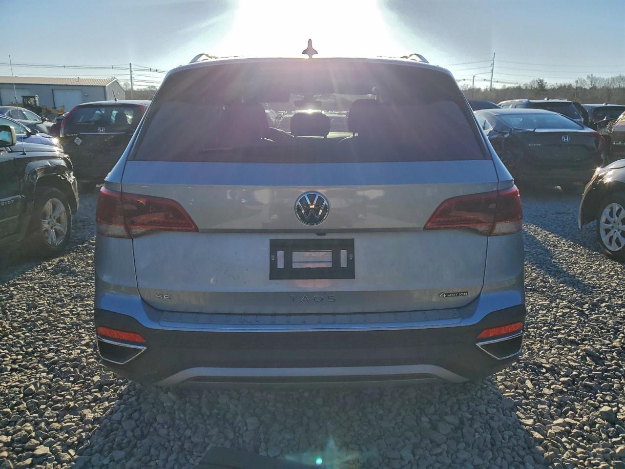 2024 VOLKSWAGEN TAOS SE photo 6