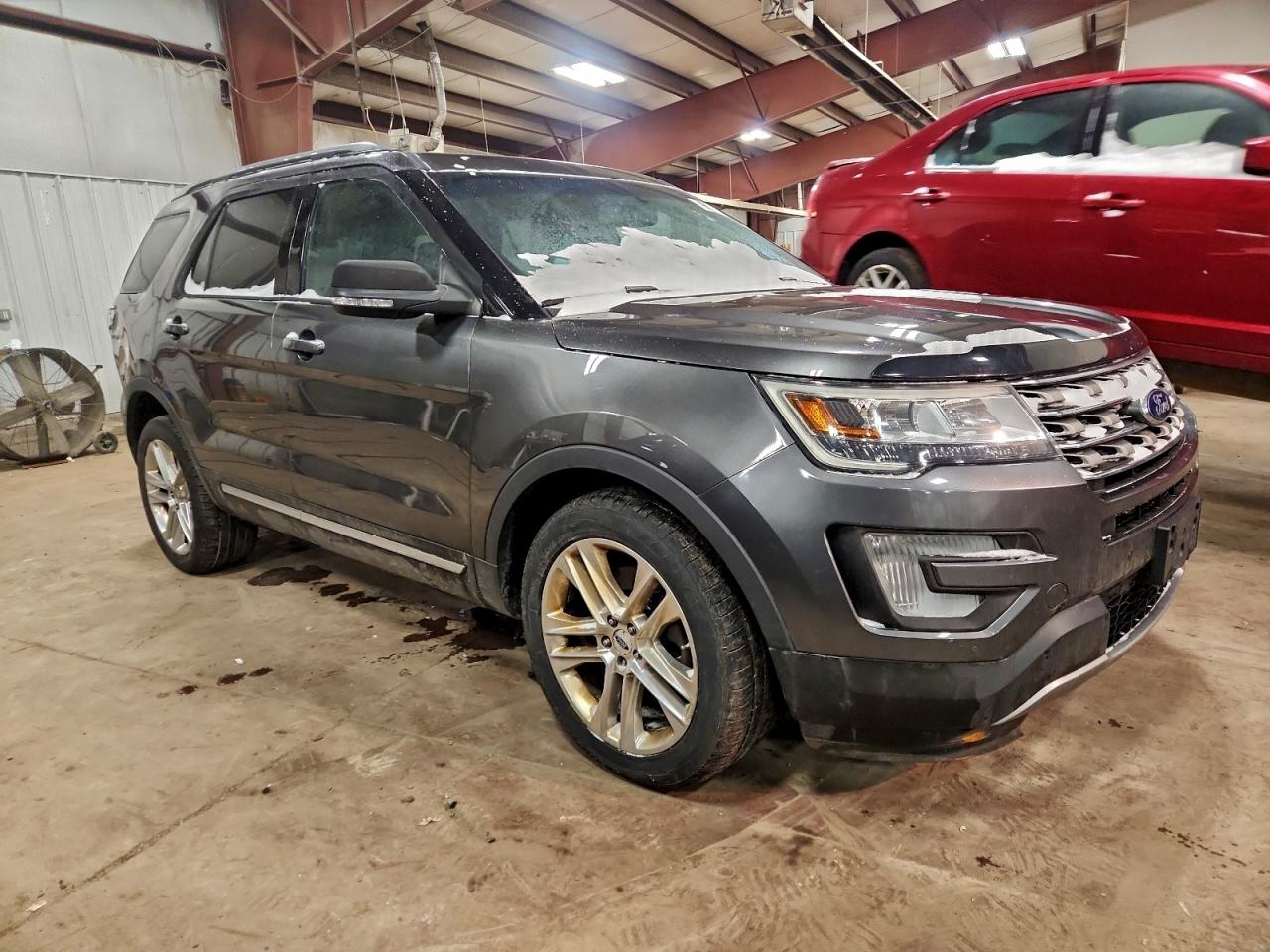 2016 FORD EXPLORER XLT photo 4