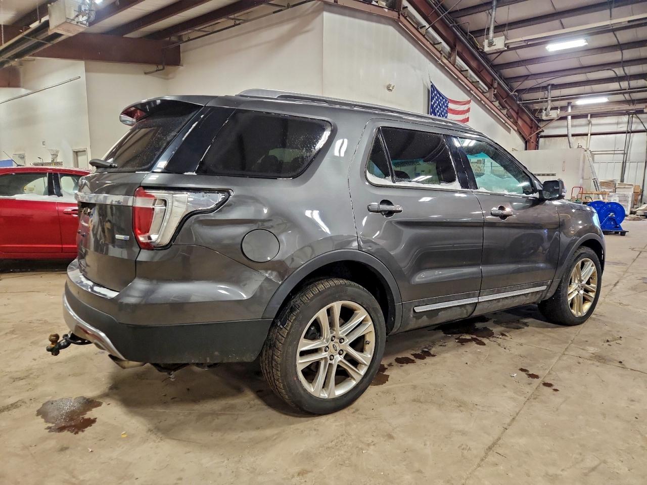 2016 FORD EXPLORER XLT photo 3