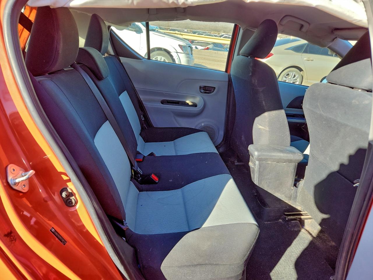 2013 TOYOTA PRIUS C photo 10