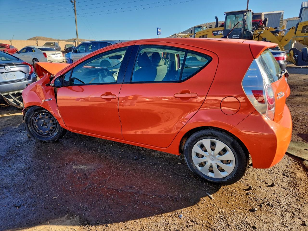 2013 TOYOTA PRIUS C photo 2
