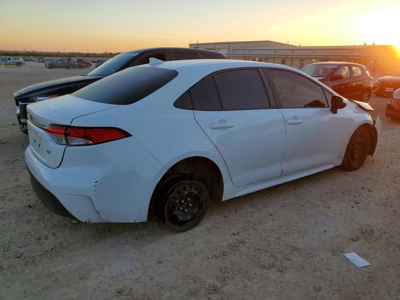 2023 TOYOTA COROLLA LE photo 3