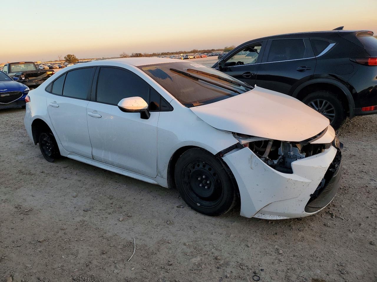 2023 TOYOTA COROLLA LE photo 4