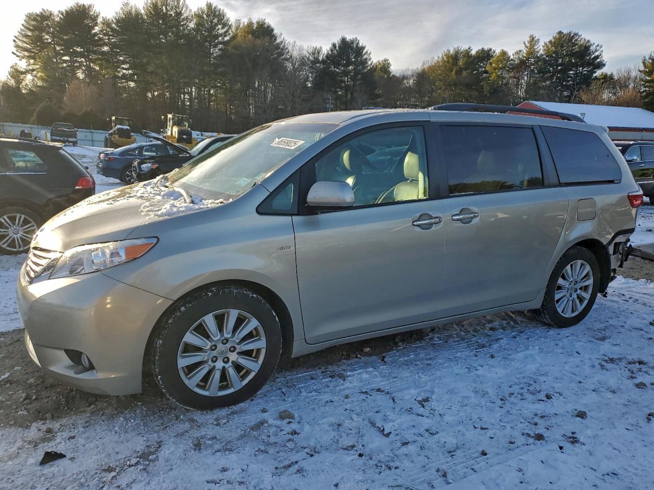 2017 TOYOTA SIENNA