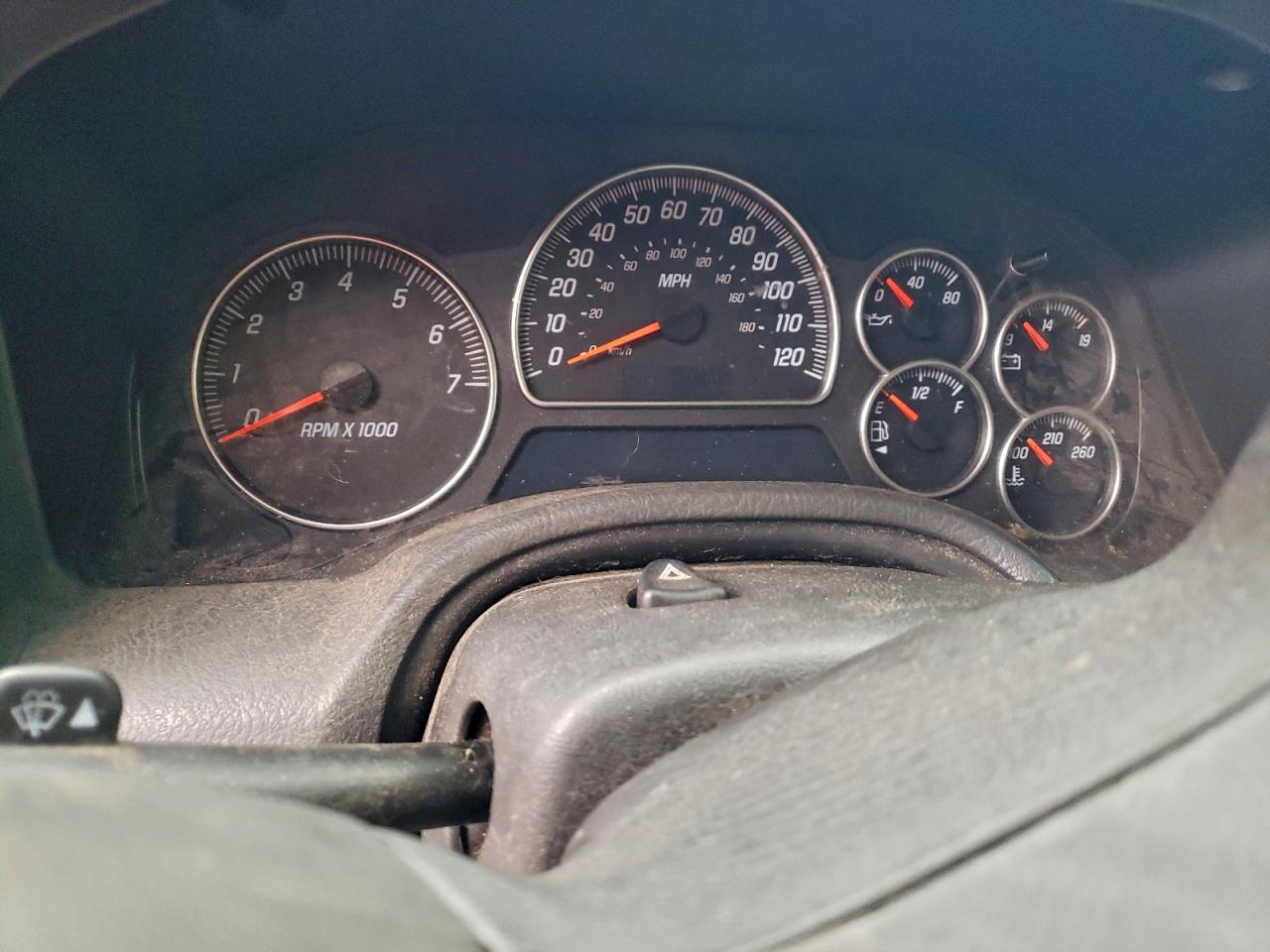 2002 GMC ENVOY photo 9