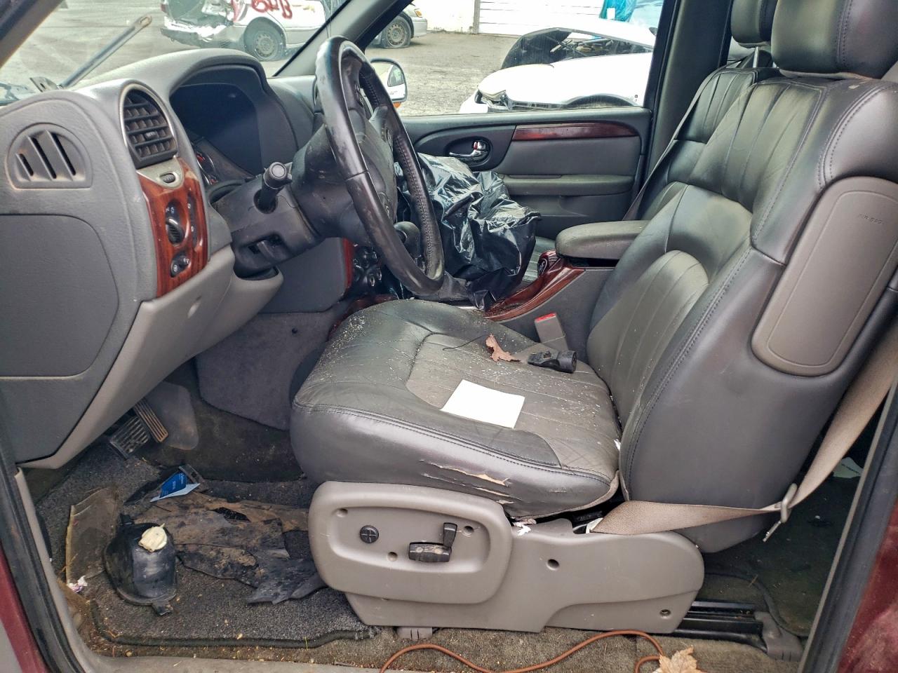 2002 GMC ENVOY photo 7