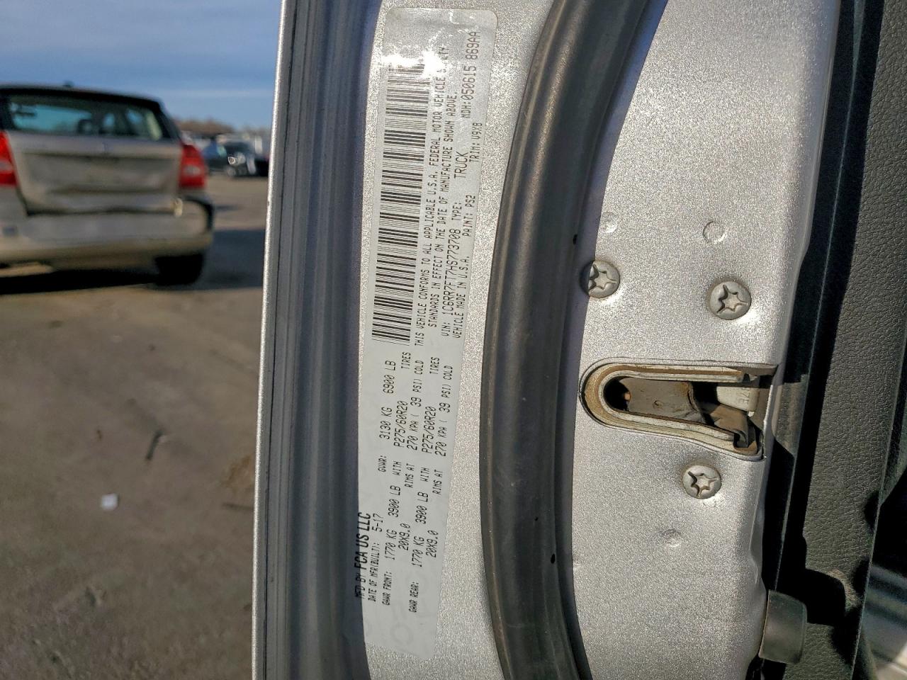 2017 RAM 1500 ST photo 12