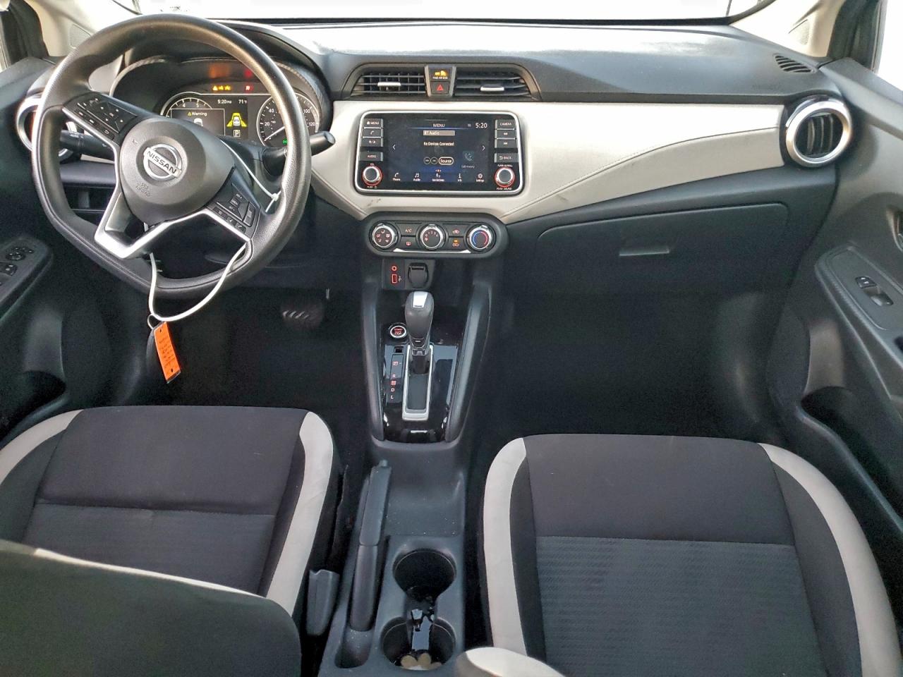 2019 NISSAN VERSA SV photo 8