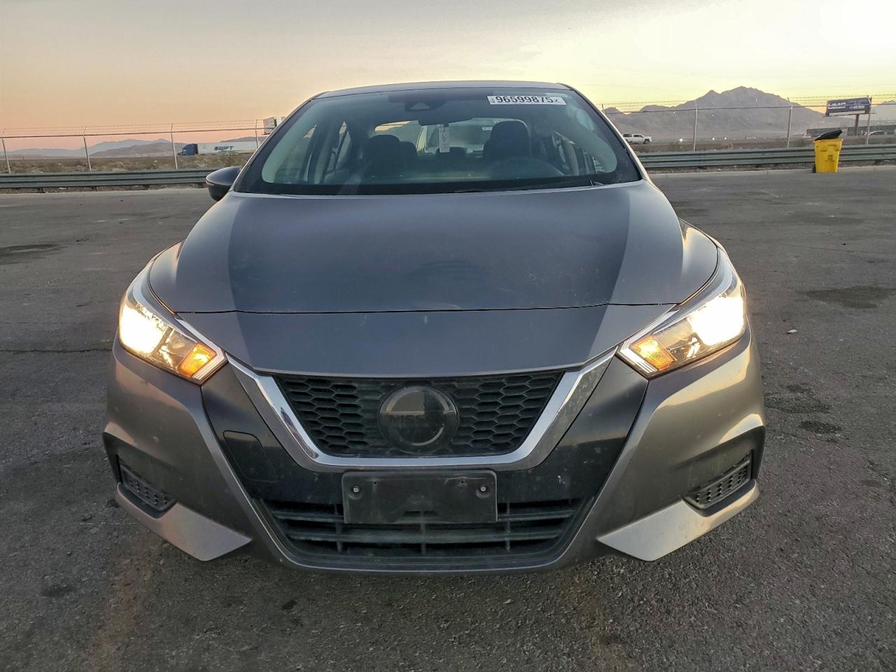 2019 NISSAN VERSA SV photo 5