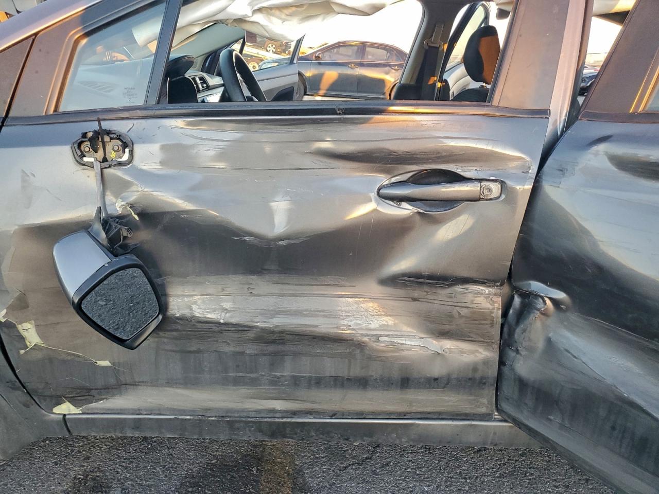 2019 NISSAN VERSA SV photo 7