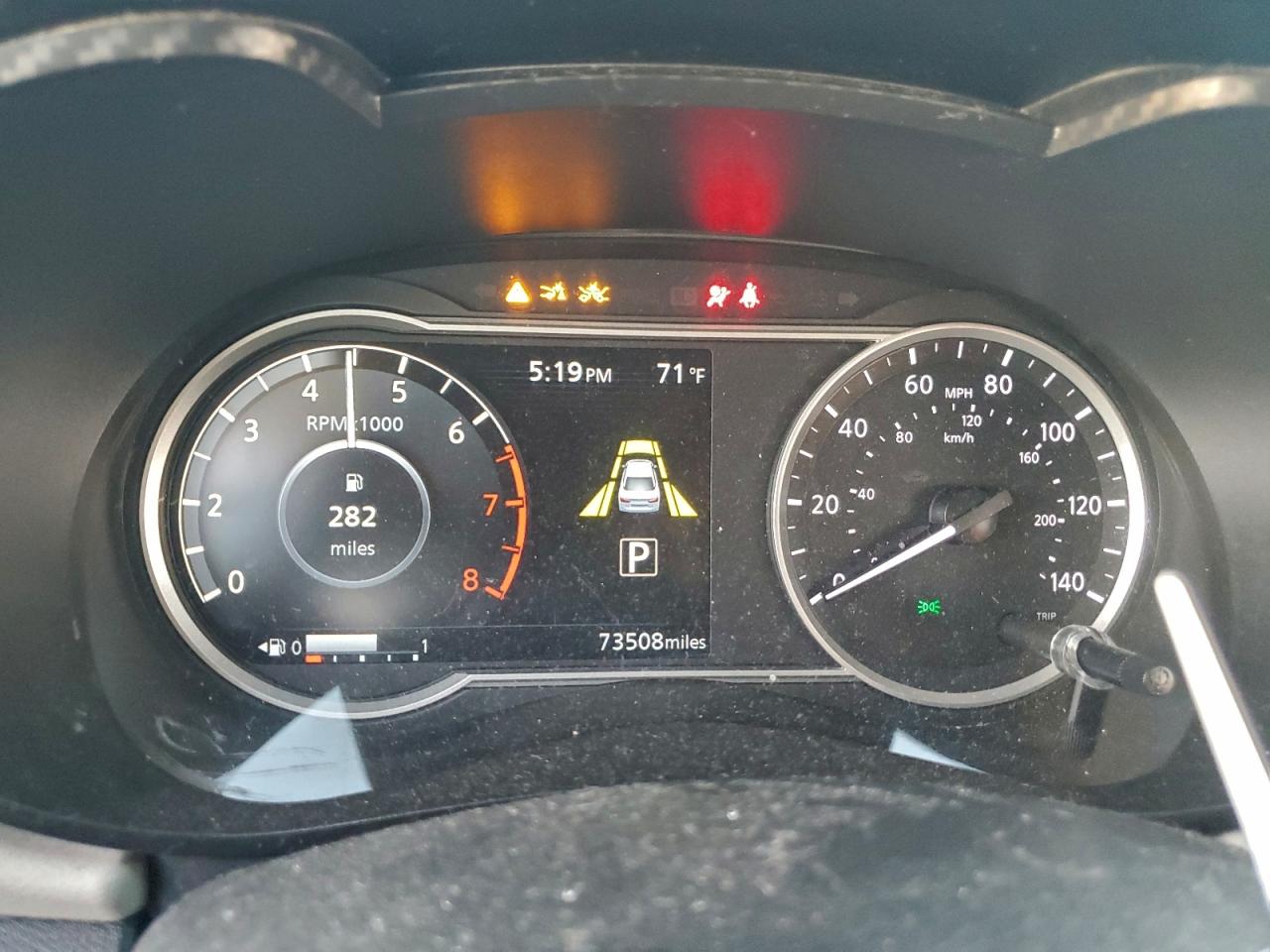 2019 NISSAN VERSA SV photo 9