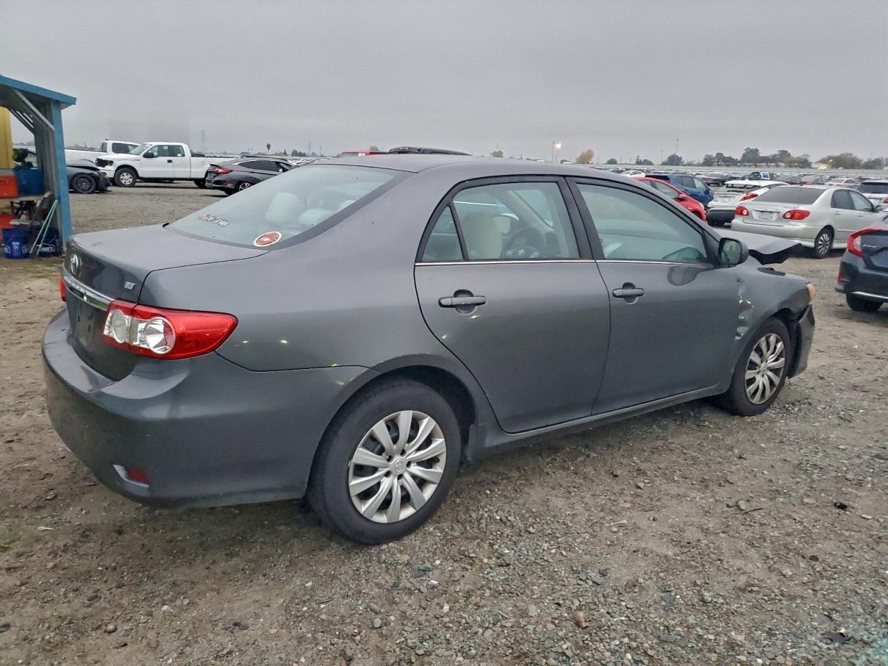 2013 TOYOTA COROLLA BASE photo 3