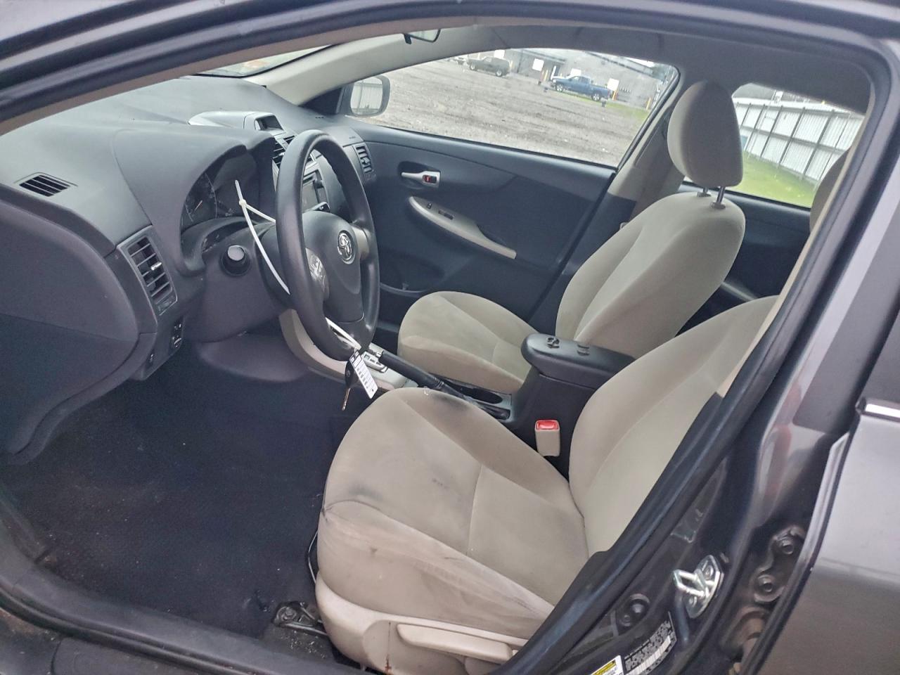 2013 TOYOTA COROLLA BASE photo 7