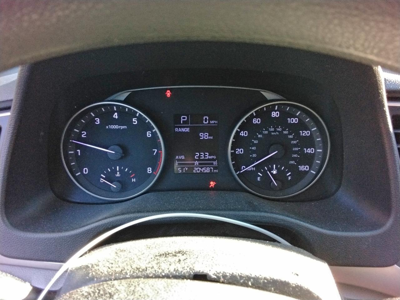2017 HYUNDAI ELANTRA SE photo 9