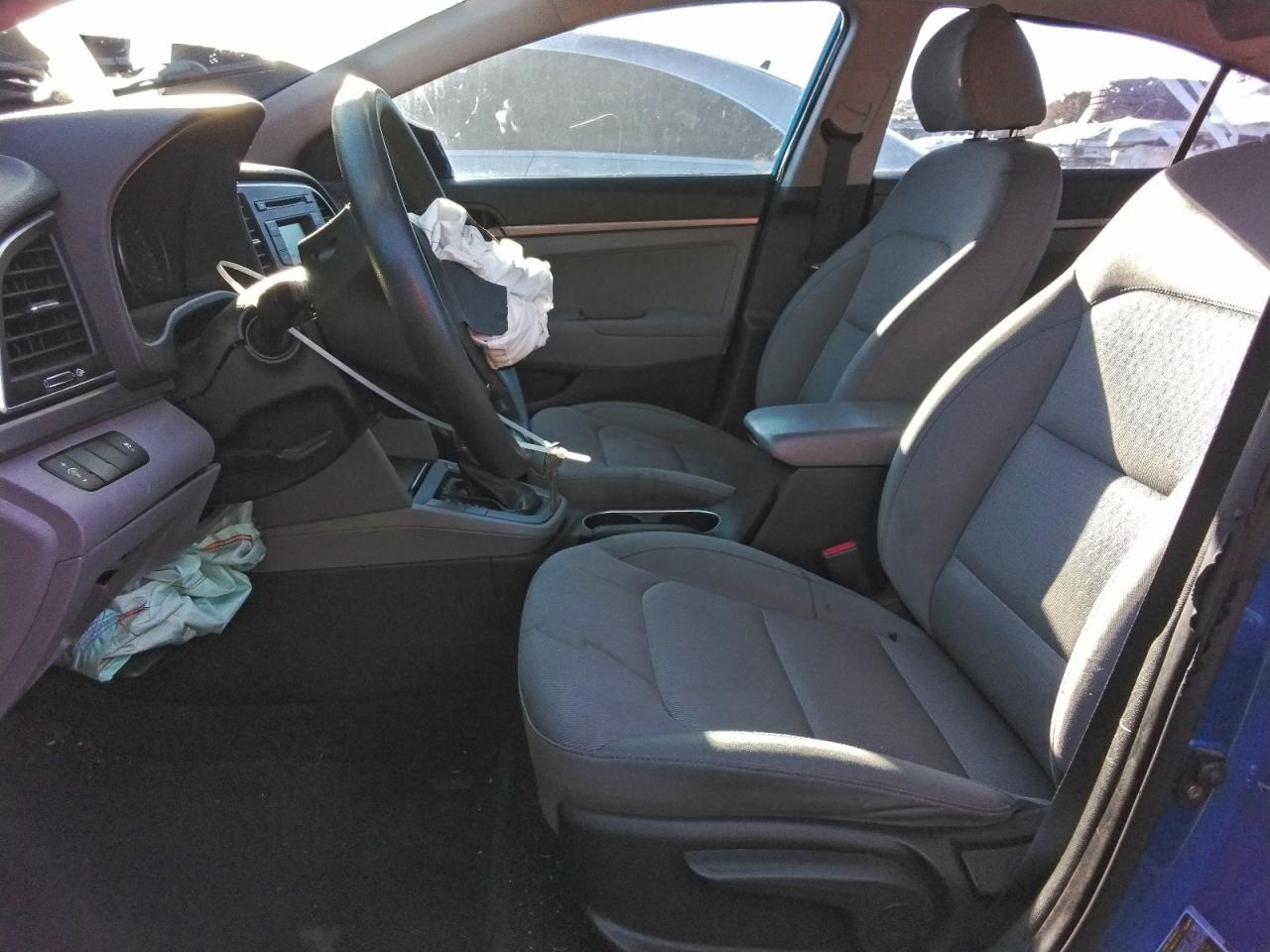 2017 HYUNDAI ELANTRA SE photo 7