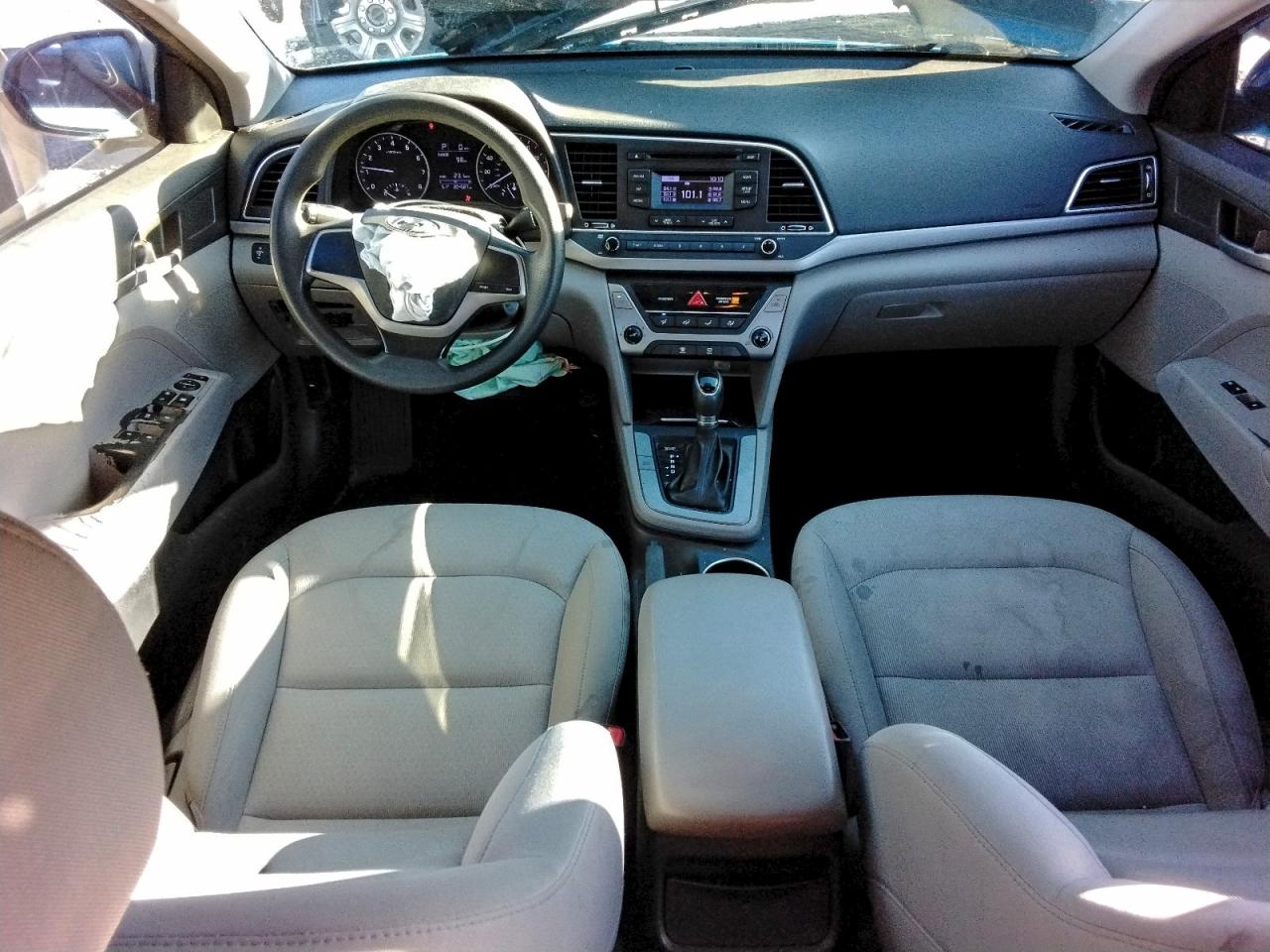 2017 HYUNDAI ELANTRA SE photo 8