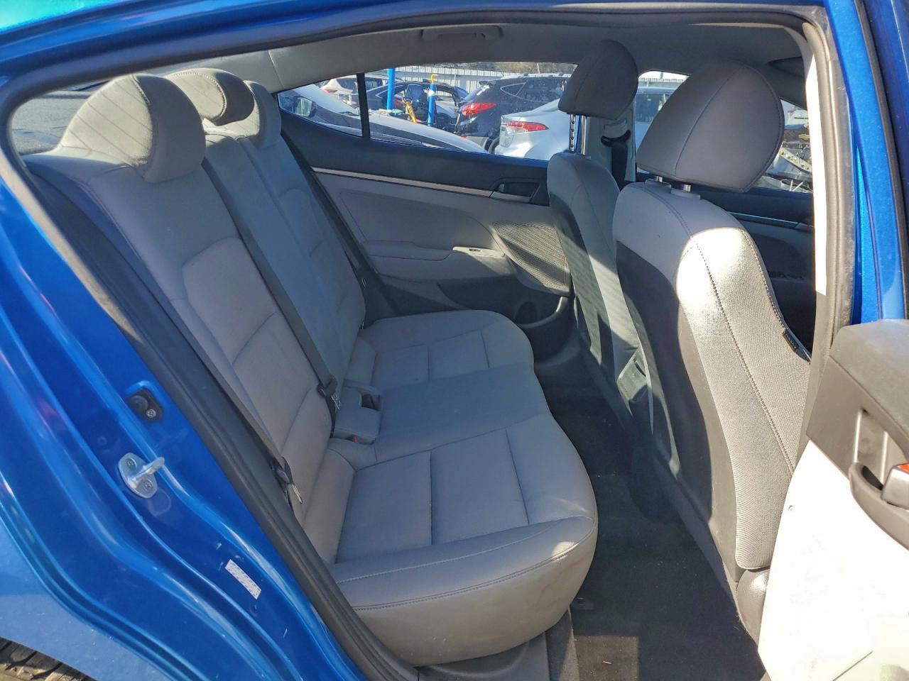 2017 HYUNDAI ELANTRA SE photo 10