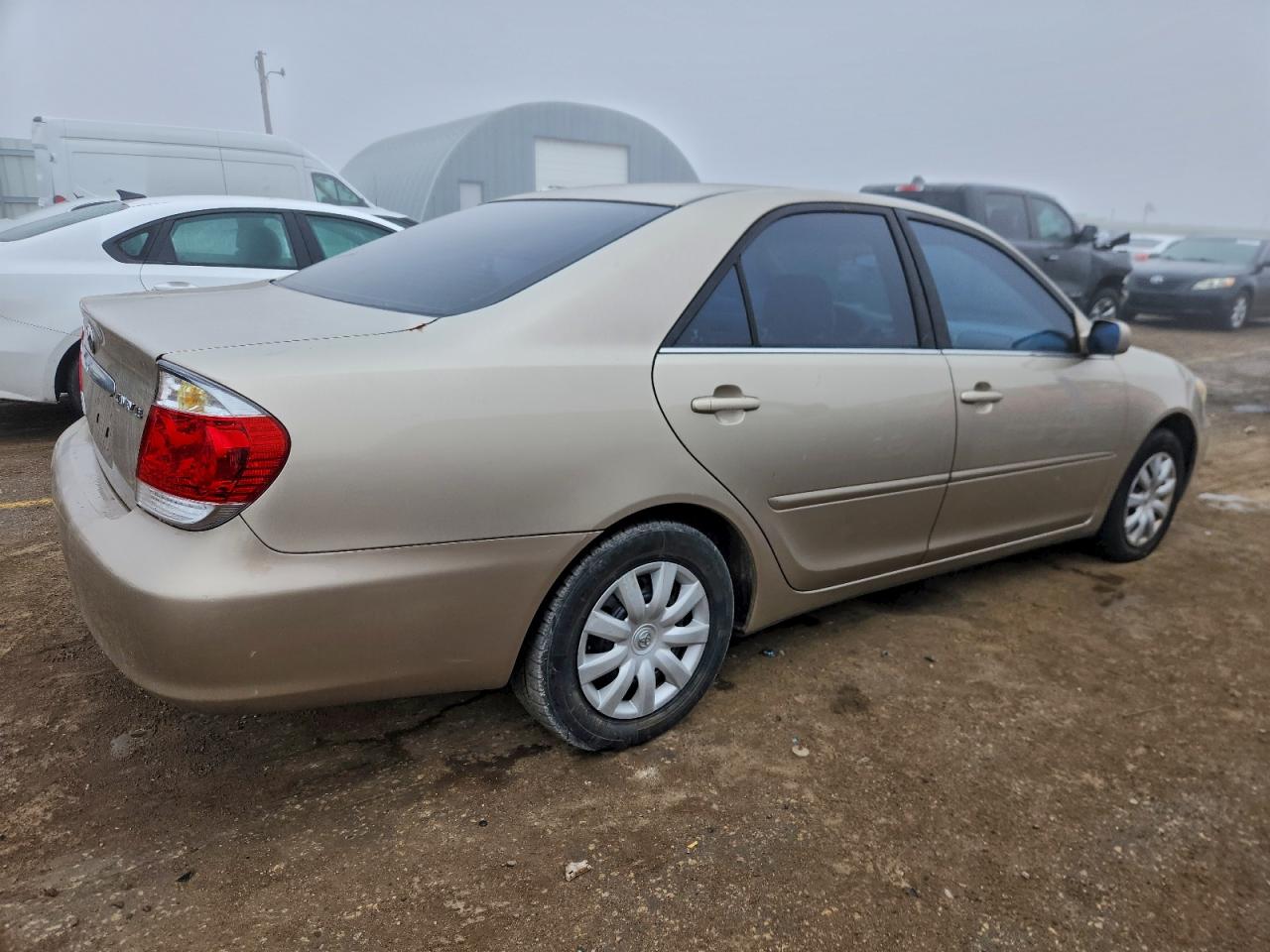 2006 TOYOTA CAMRY LE photo 3