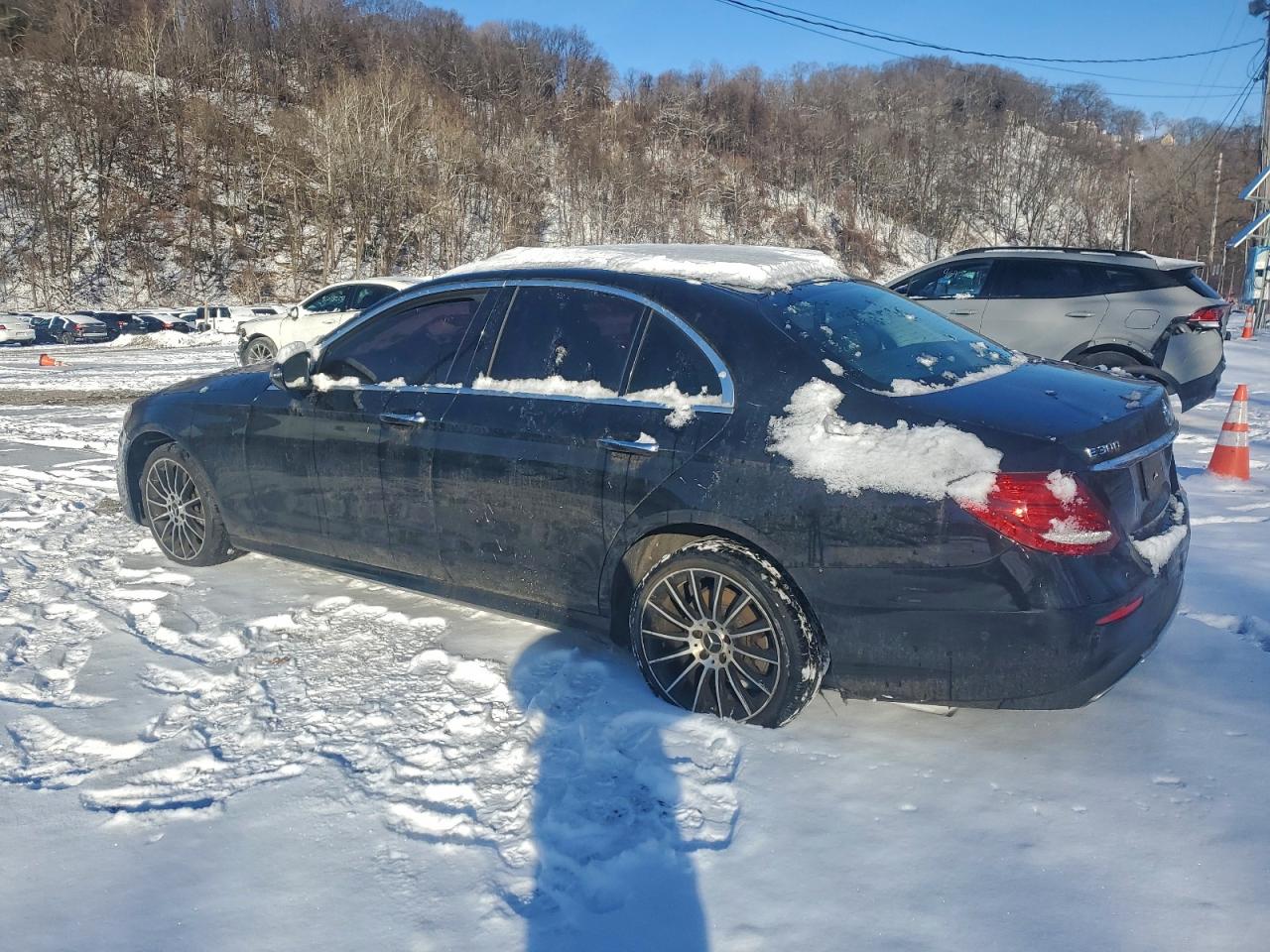 2018 MERCEDES-BENZ E 300 4MATIC photo 2