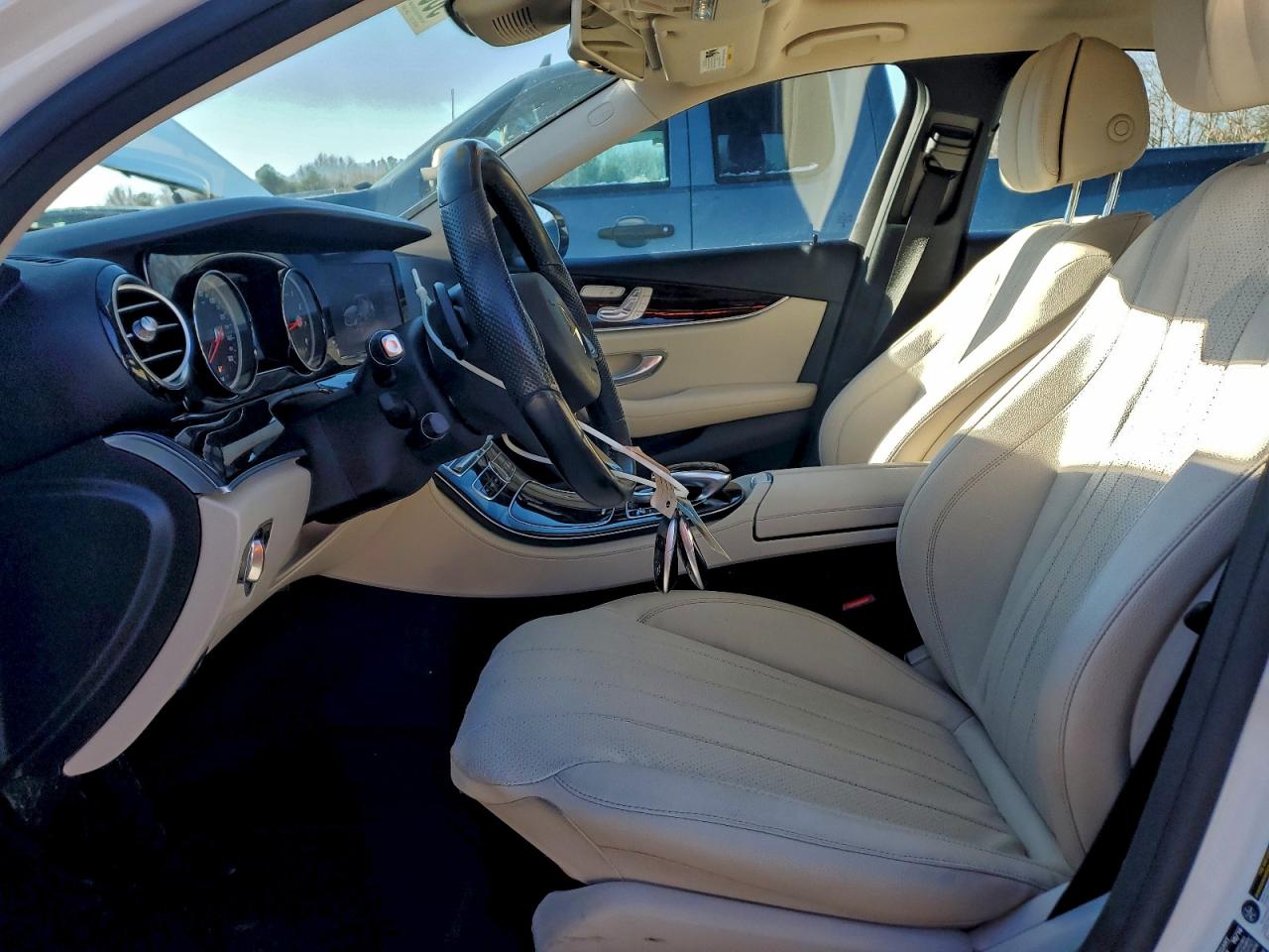 2017 MERCEDES-BENZ E 300 photo 7