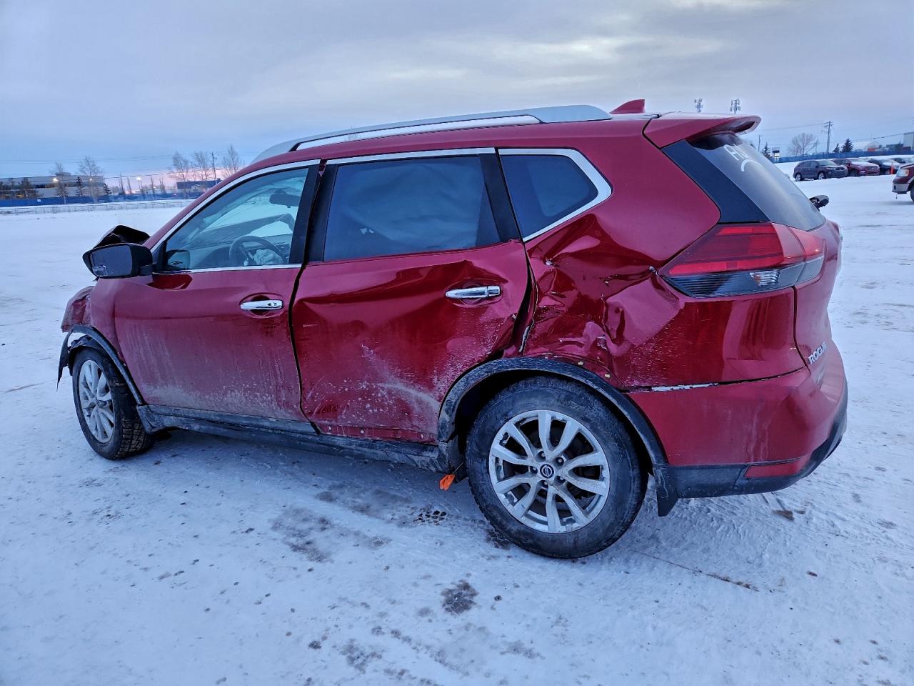 2017 NISSAN ROGUE SV photo 2