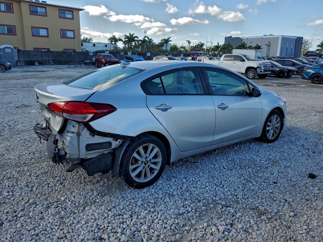 2017 KIA FORTE LX photo 3