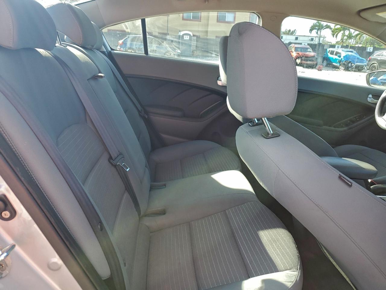 2017 KIA FORTE LX photo 10