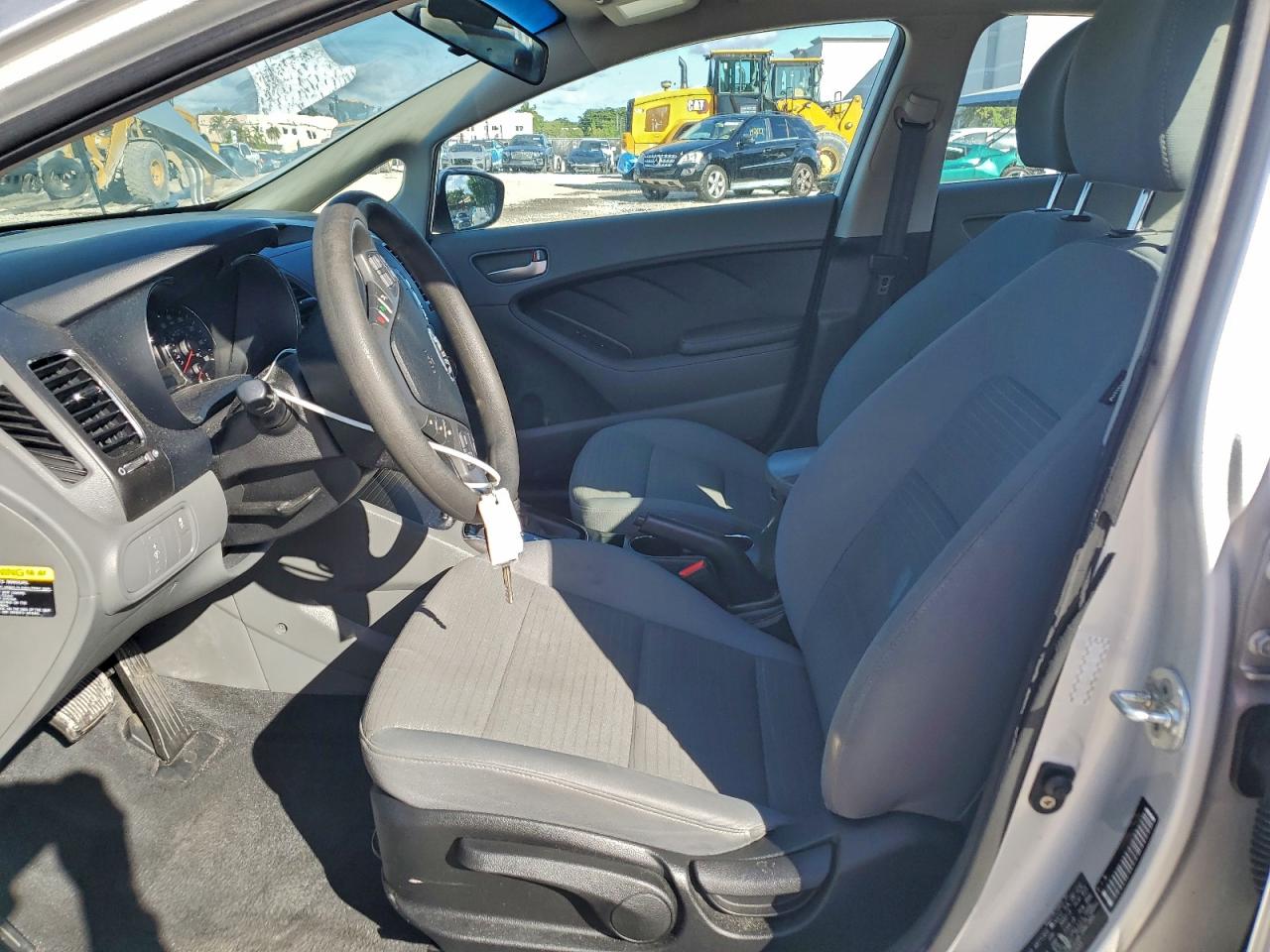 2017 KIA FORTE LX photo 7