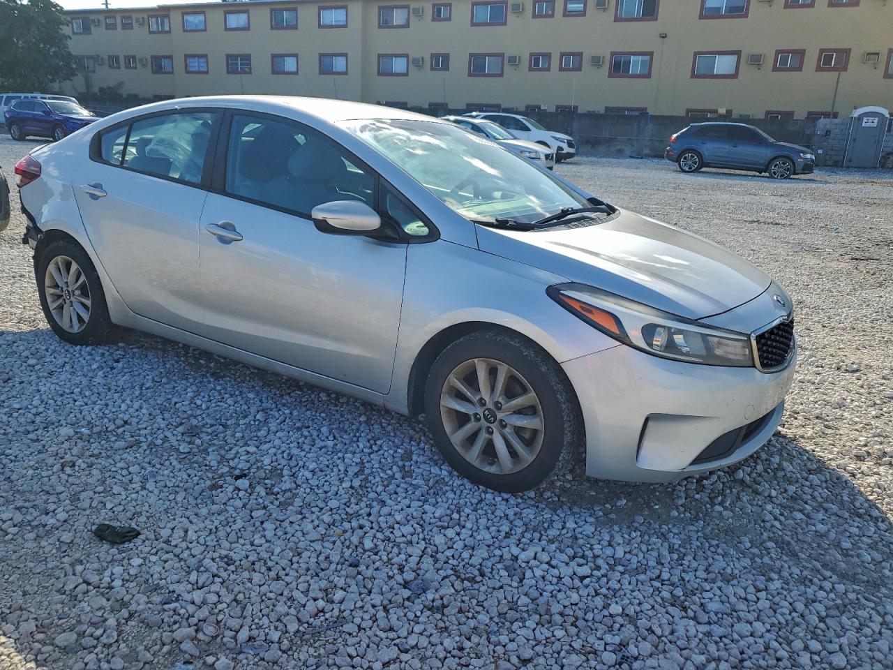2017 KIA FORTE LX photo 4