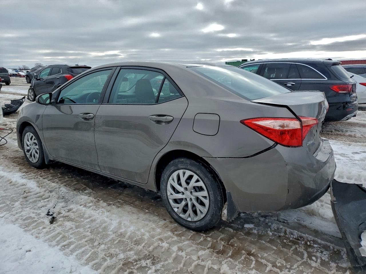 2017 TOYOTA COROLLA L photo 2