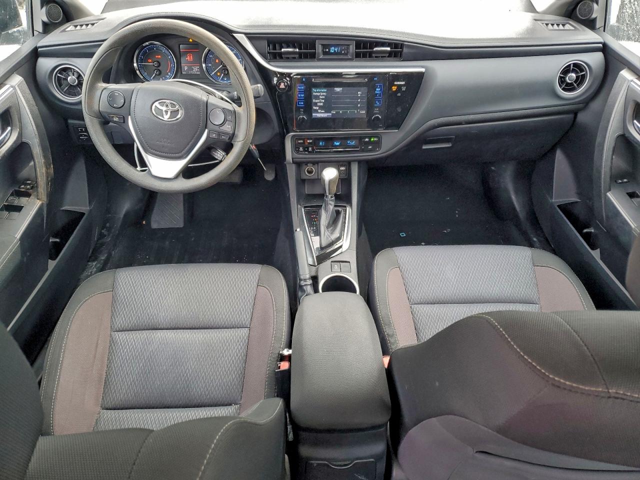 2017 TOYOTA COROLLA L photo 8