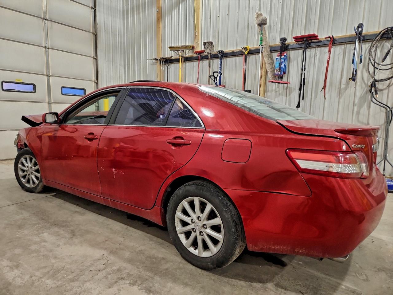 2010 TOYOTA CAMRY SE photo 2