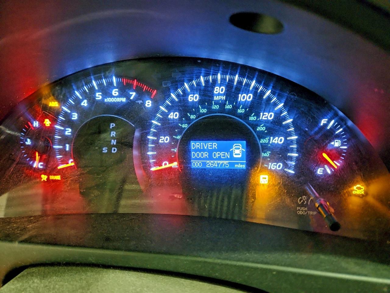 2010 TOYOTA CAMRY SE photo 9