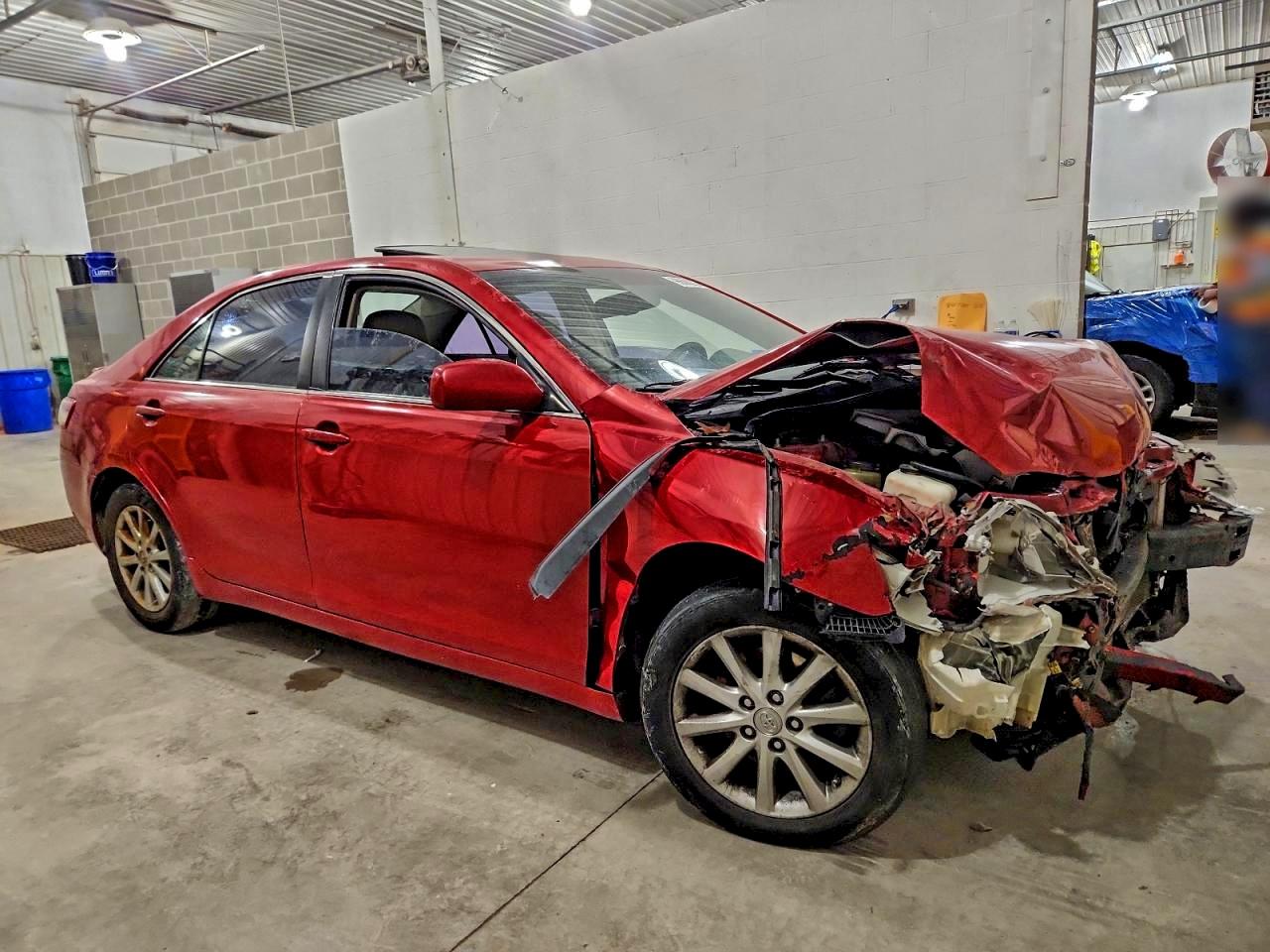 2010 TOYOTA CAMRY SE photo 4