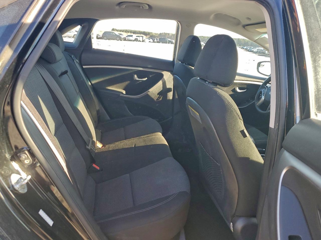 2016 HYUNDAI ELANTRA GT photo 10