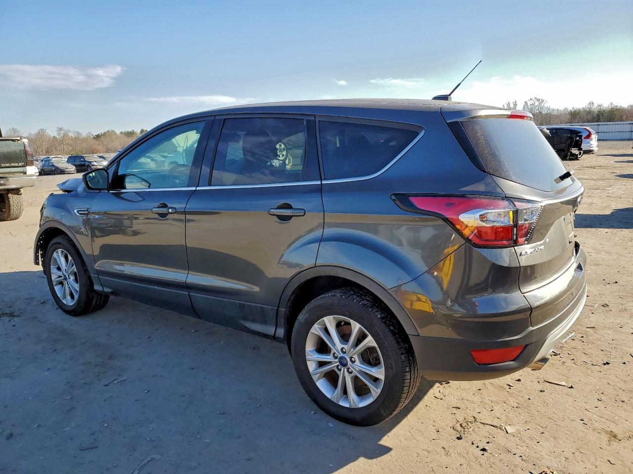 2017 FORD ESCAPE SE photo 2