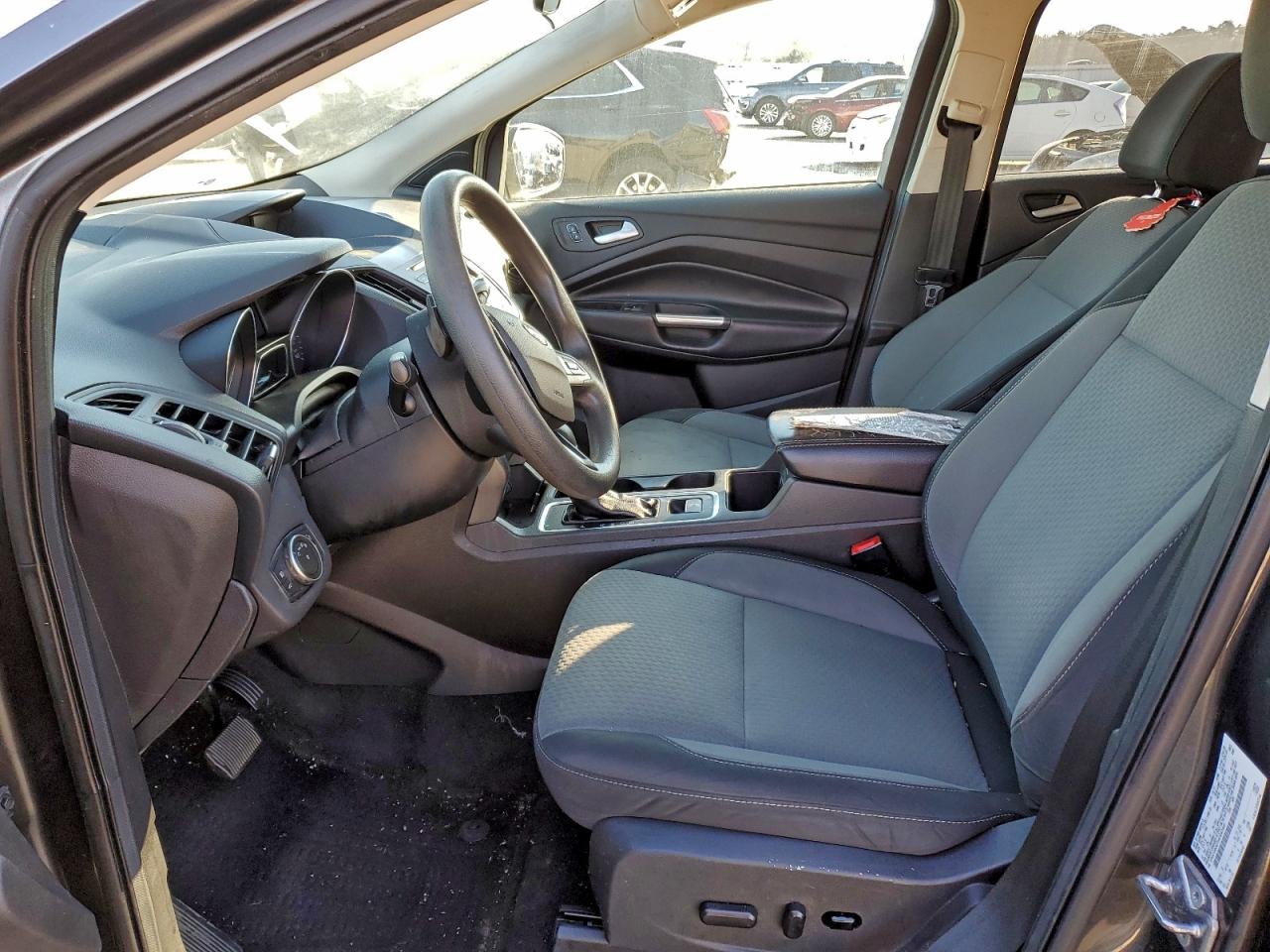 2017 FORD ESCAPE SE photo 7