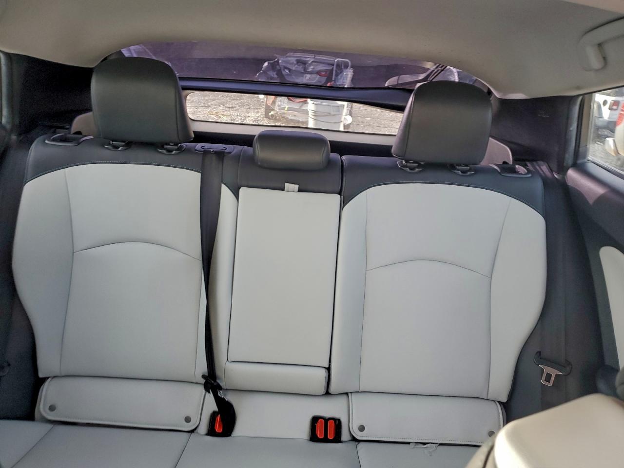 2018 TOYOTA PRIUS photo 10