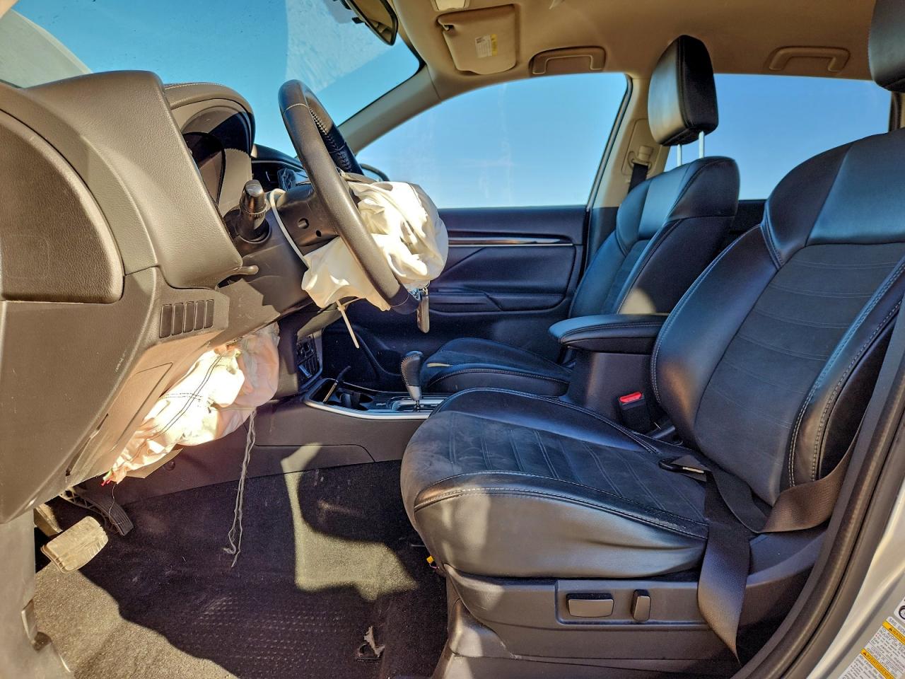 2019 MITSUBISHI OUTLANDER SE photo 7