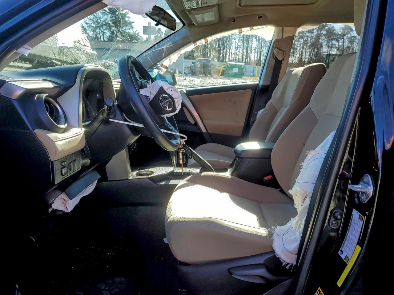 2015 TOYOTA RAV4 photo 19