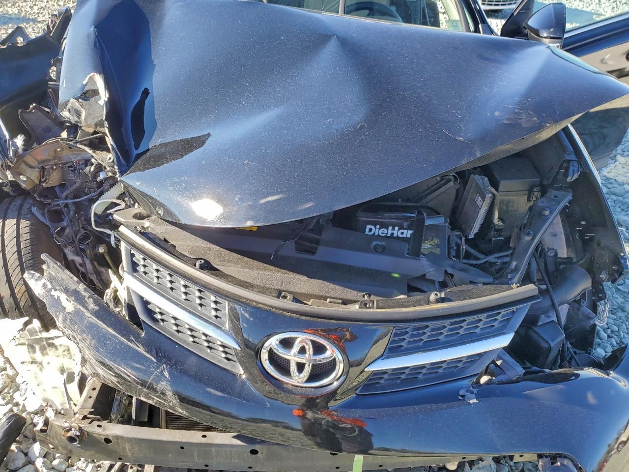 2015 TOYOTA RAV4 photo 31