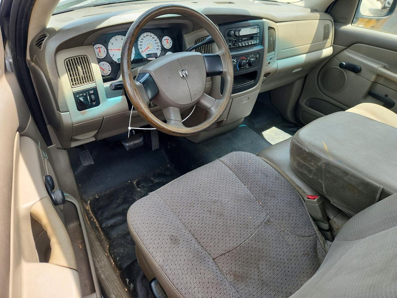 2004 DODGE RAM 1500 ST photo 15