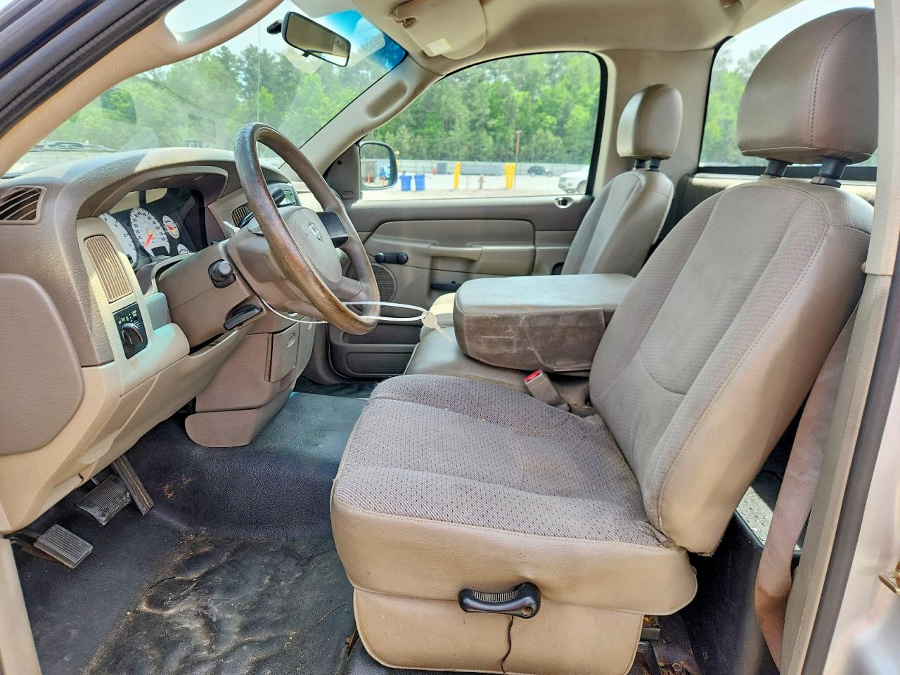 2004 DODGE RAM 1500 ST photo 13