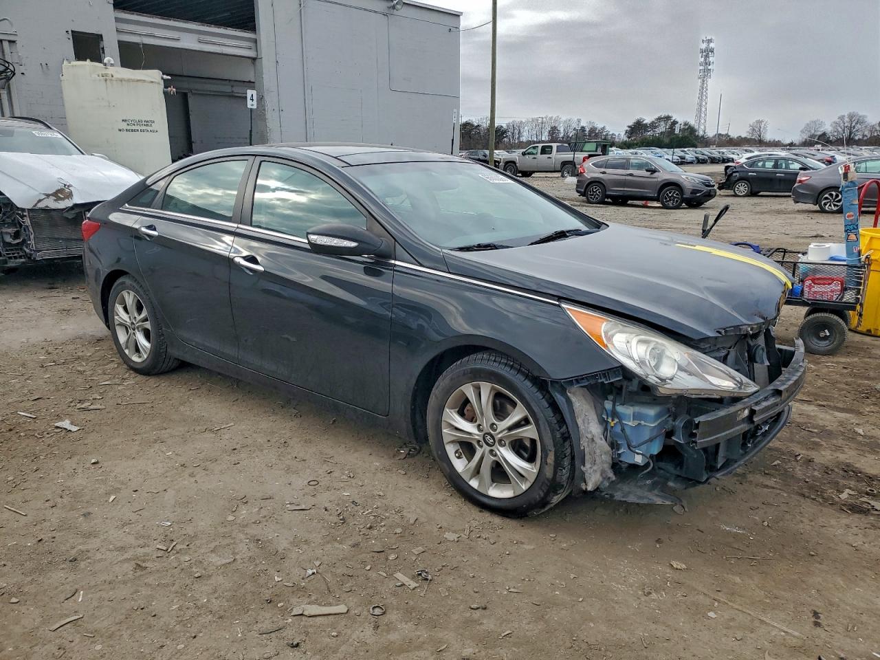 2013 HYUNDAI SONATA SE photo 4
