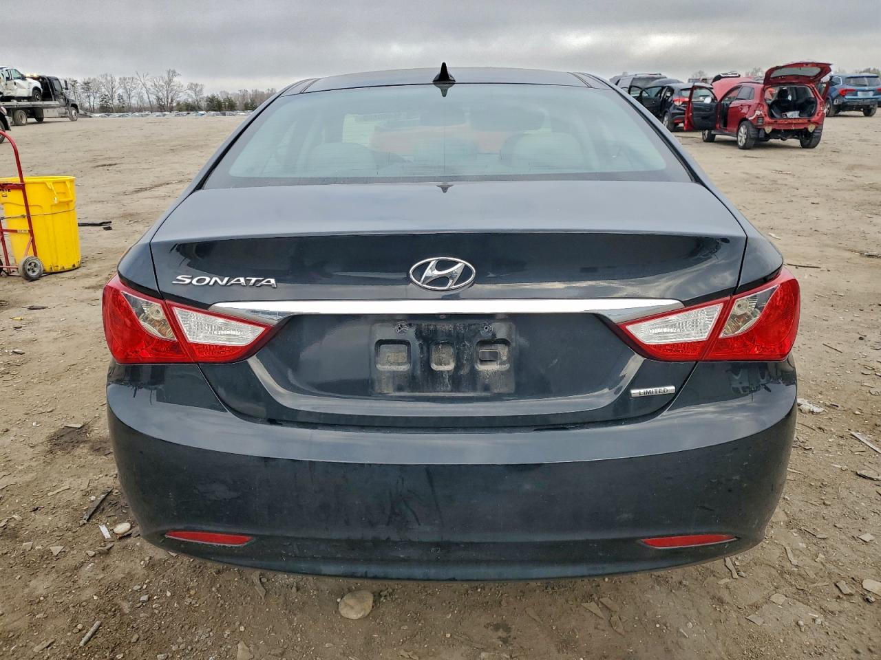 2013 HYUNDAI SONATA SE photo 6